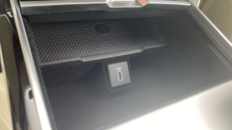 Land Rover Range Rover 3.0 D300 Edition 4dr Auto Diesel Estate